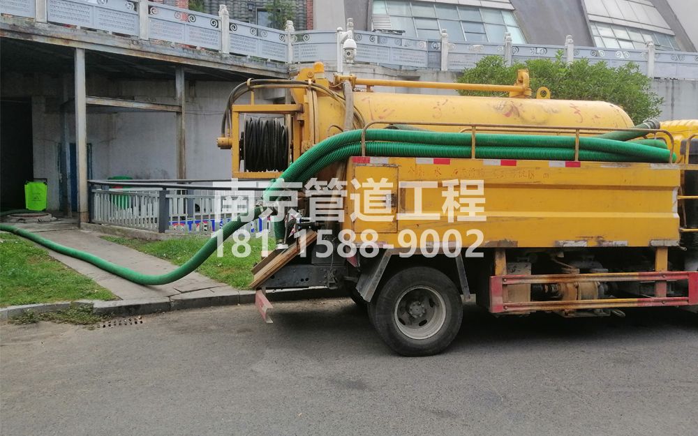 277奥体商场隔油池吸污