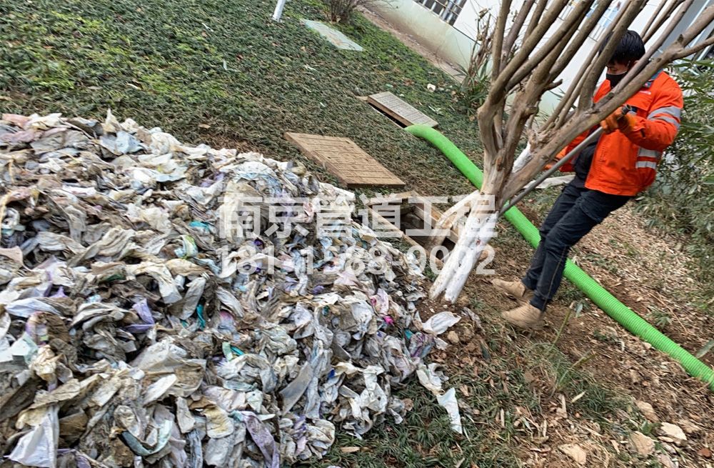 315奥体化粪池垃圾清理